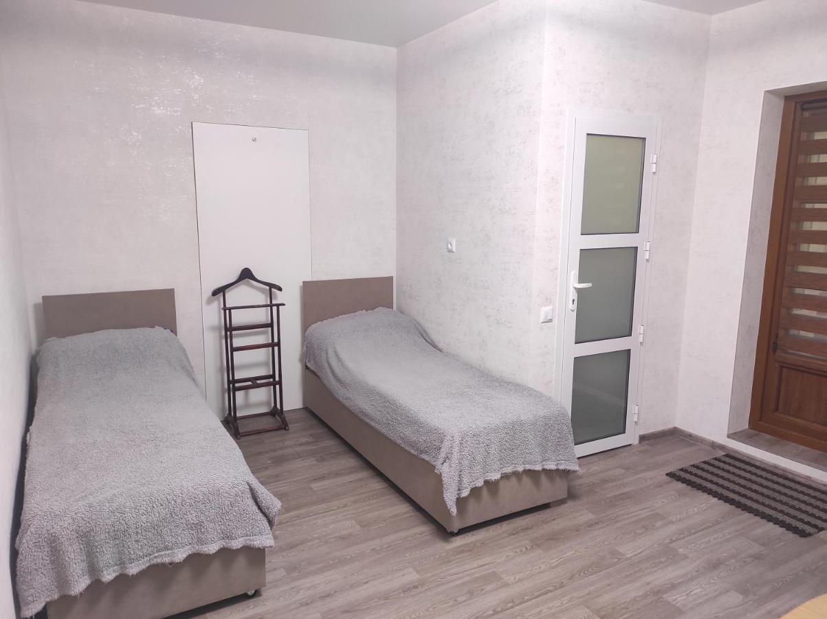 Таунхаус Біля Жд Вокзала Vinnycja Esterno foto